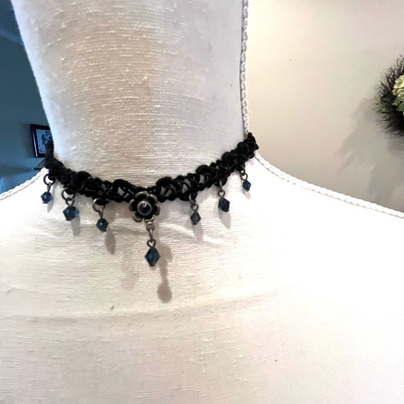 Romantic Black Lace Choker with Blue Faceted Beads. Flower in center Lace Gothic - Picture 4 of 11